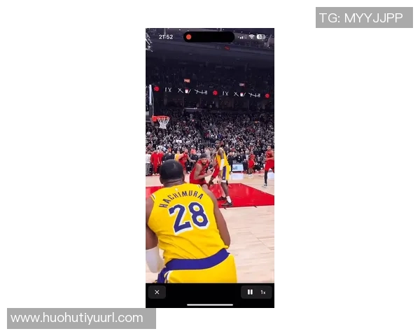 詹姆斯助力八村频频攻筐展现默契配合引发球迷热议