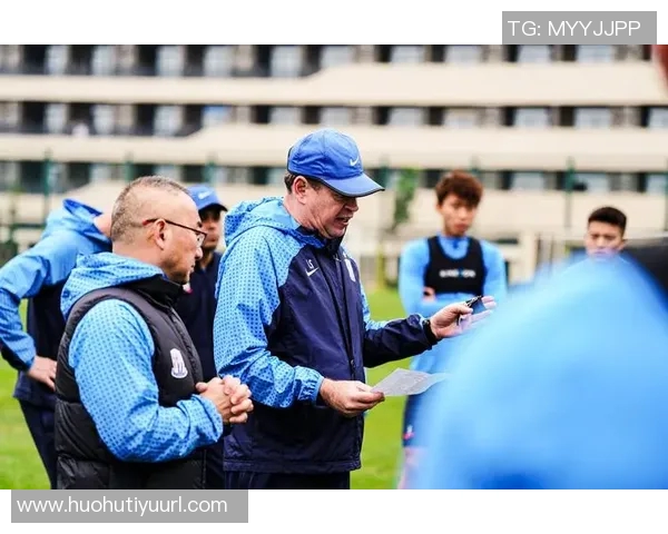 拉米罗首次公开带队训练分组对抗战术布局引关注